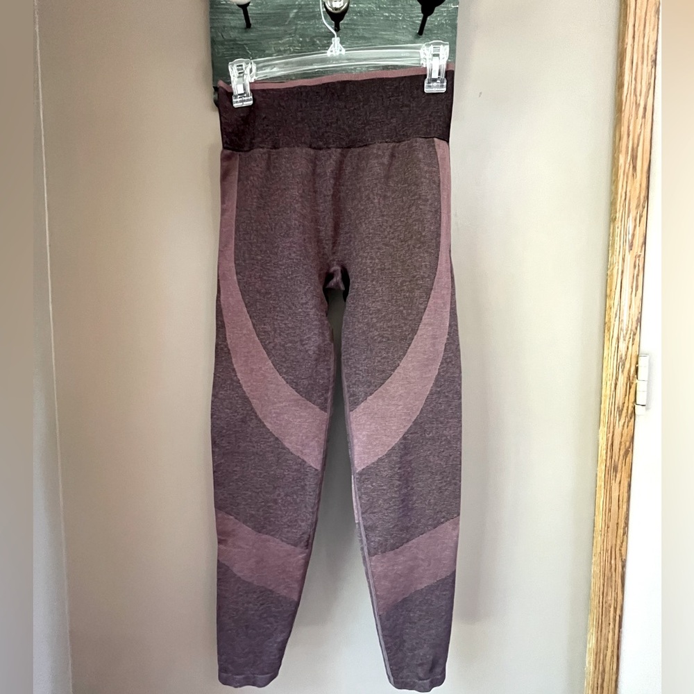 Victoria's Secret Pink Leggings - Medium